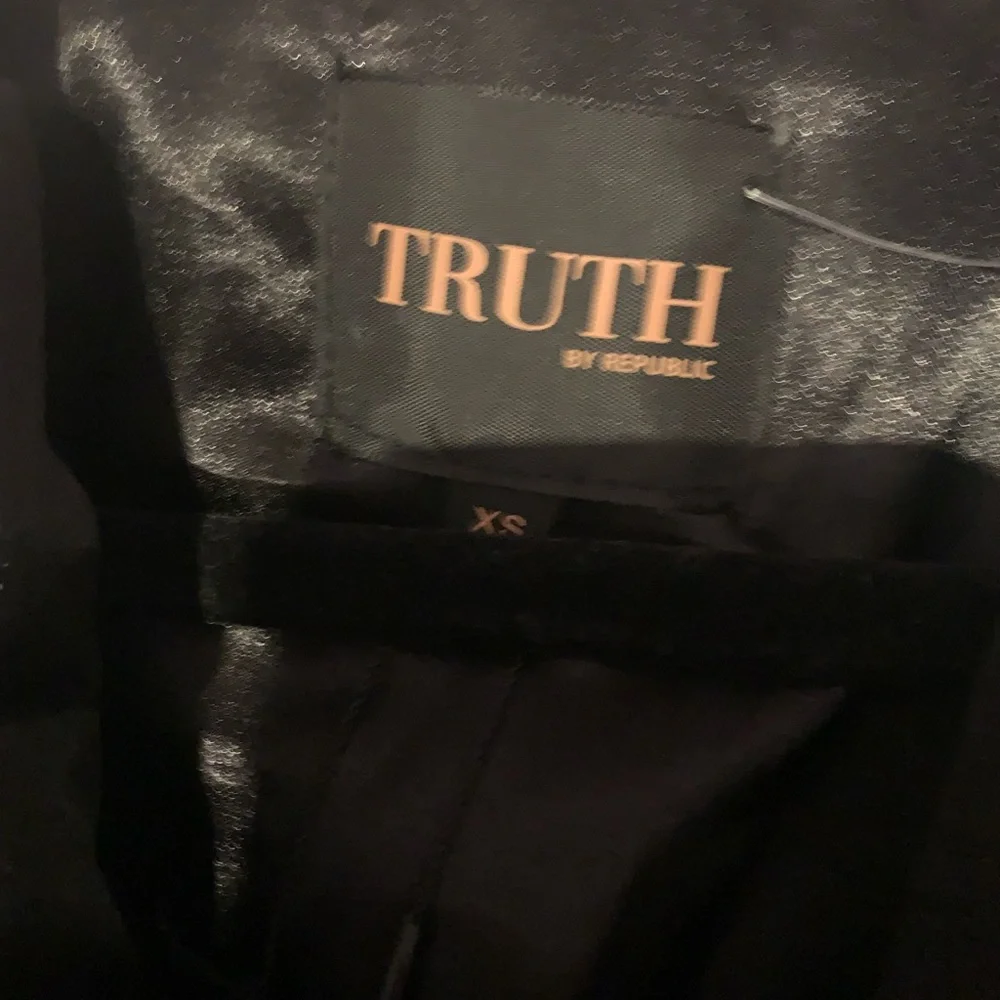 Cropped Jacket - Picture 3 of 4